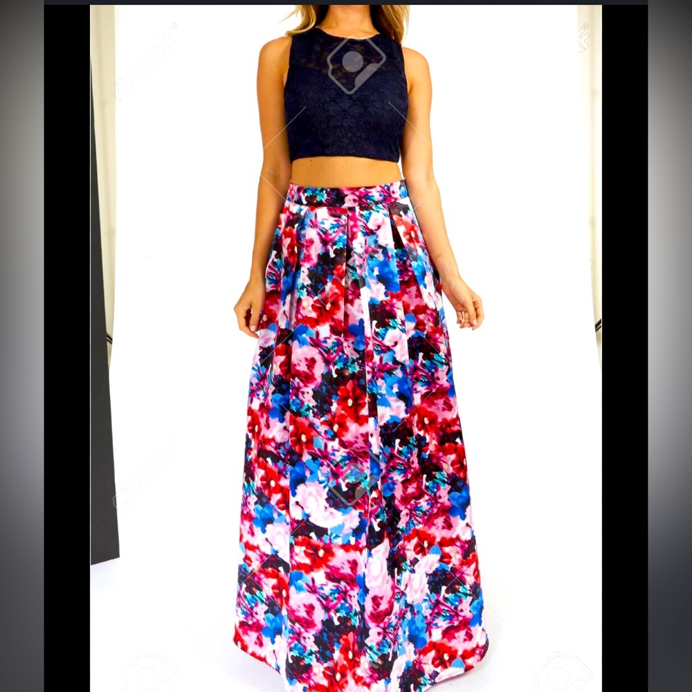 Dillards floral long skirt with pockets, two piece